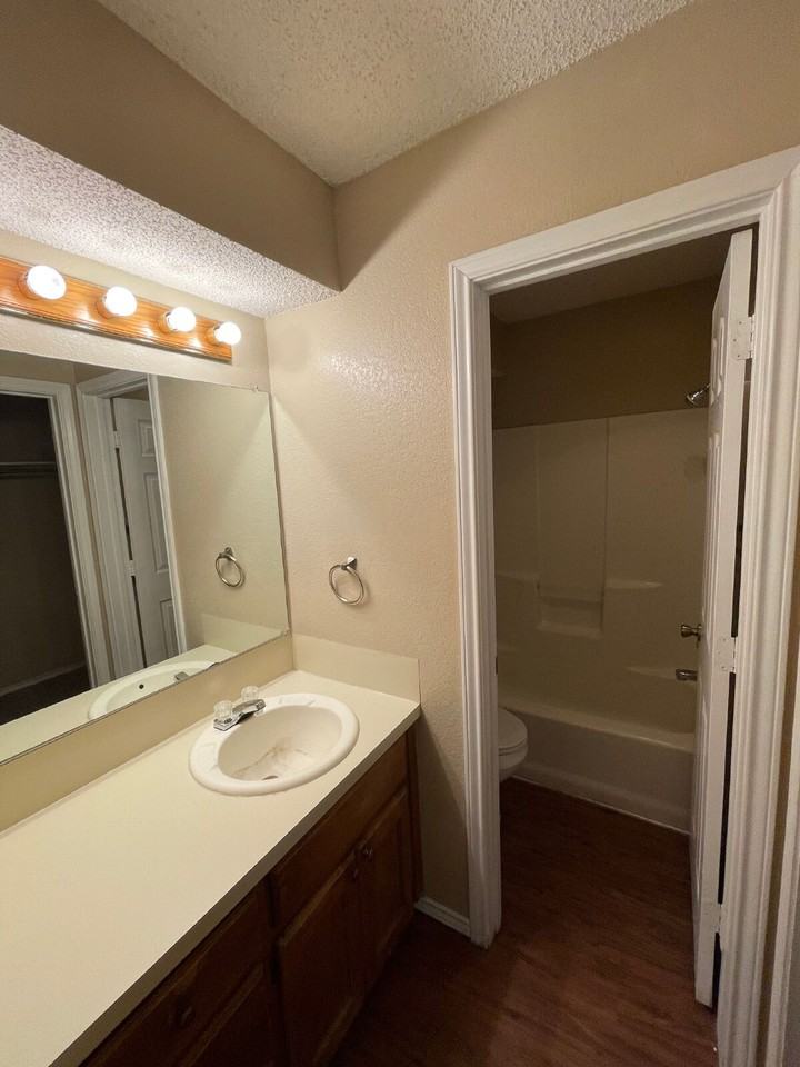 203 Fulton Ave - Photo 6 of 10