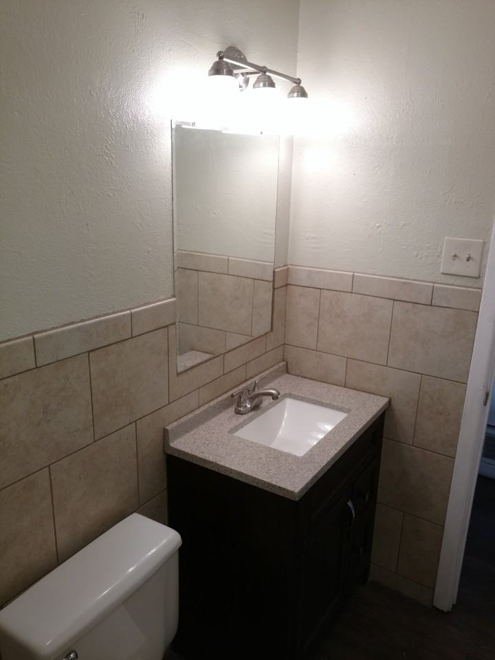 2812 43rd St - Photo 7 of 10