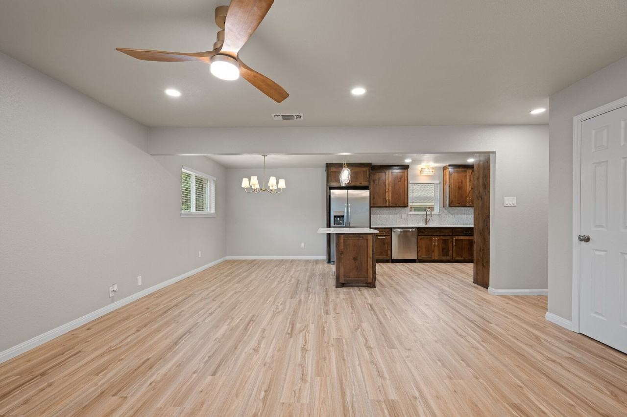 4310 Gorman Dr - Photo 6 of 40