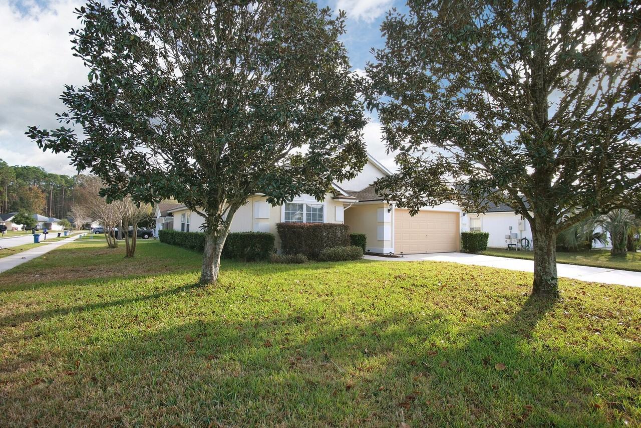 1200 Woodchurch Ln - Photo 2 of 37