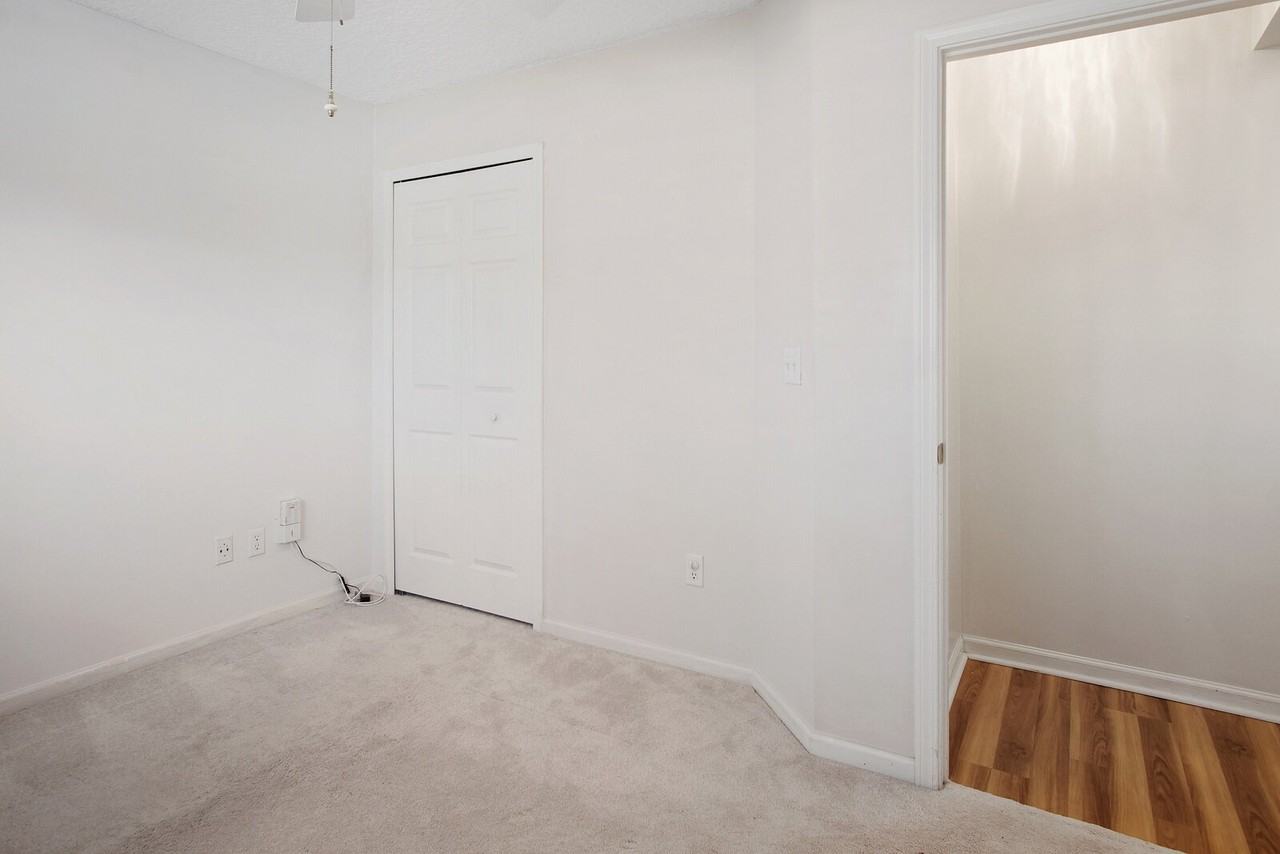 1200 Woodchurch Ln - Photo 3 of 37