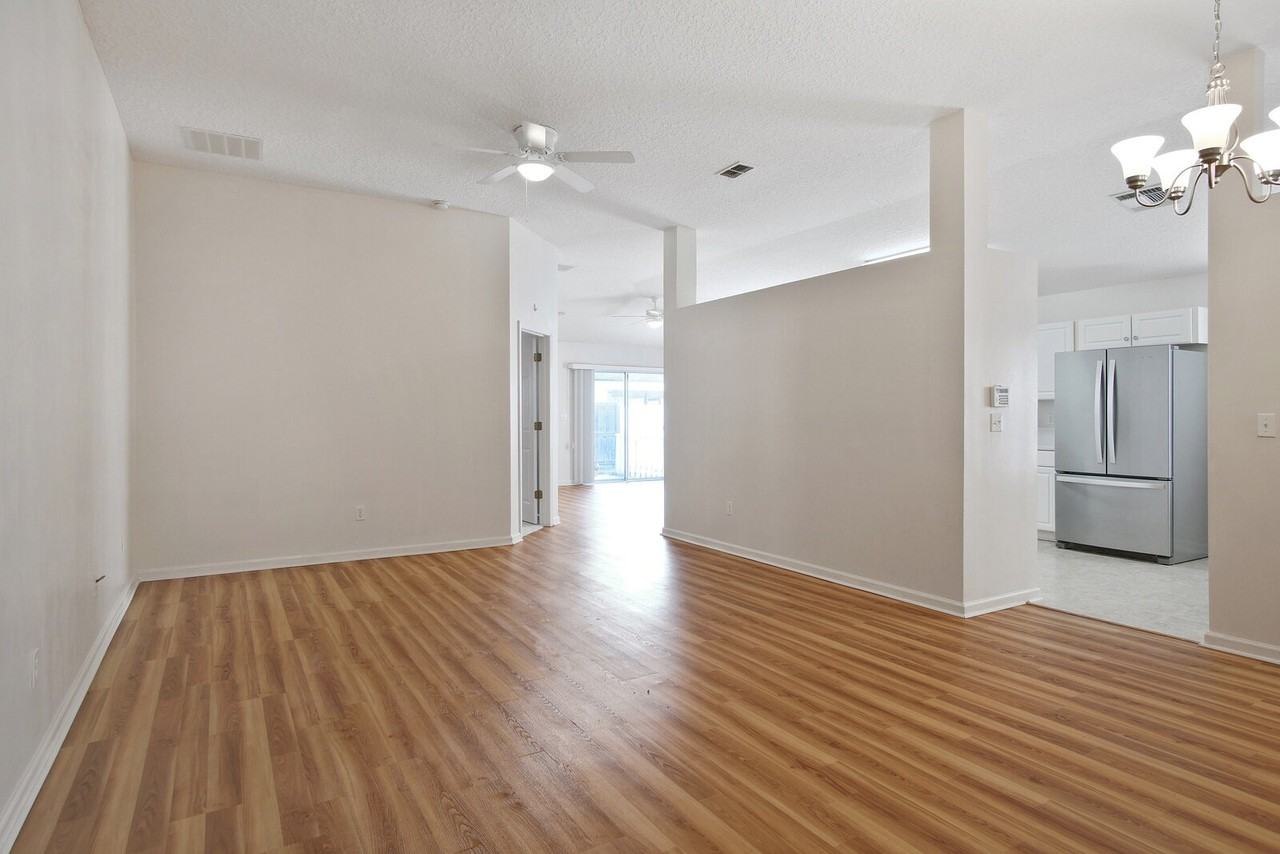 1200 Woodchurch Ln - Photo 6 of 37