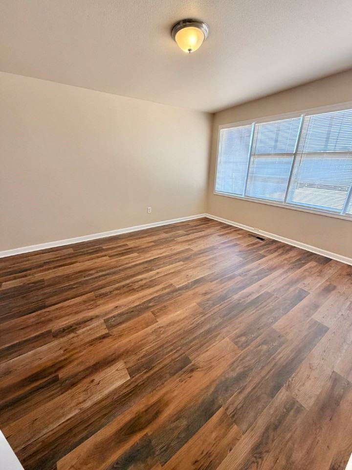 2301 49th St - Photo 6 of 18