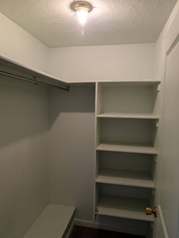81 E 100 N - Photo 3 of 11