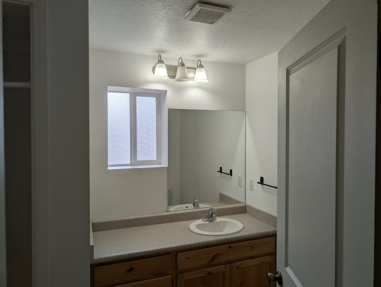 81 E 100 N - Photo 5 of 11