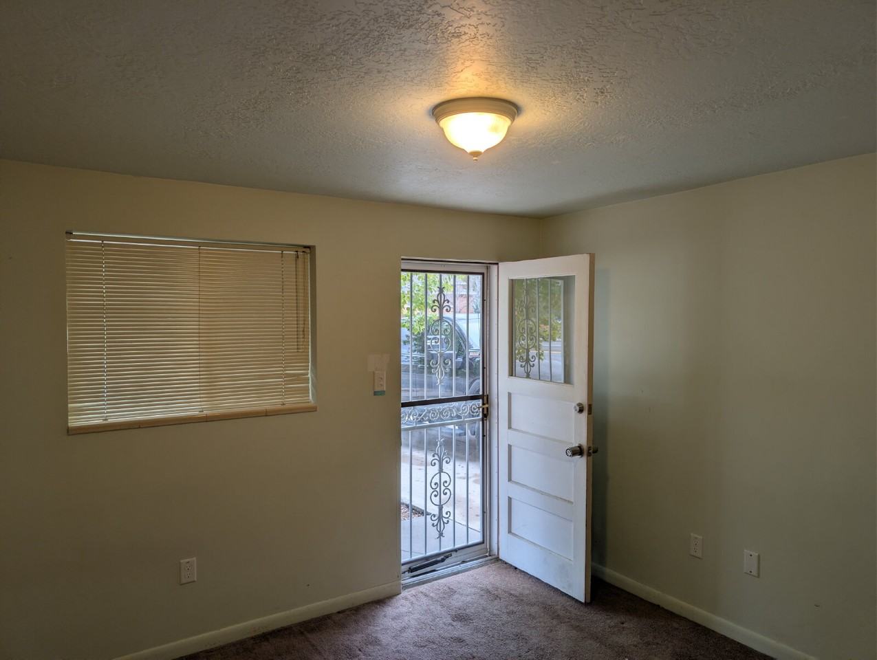 81 E 100 N - Photo 6 of 11