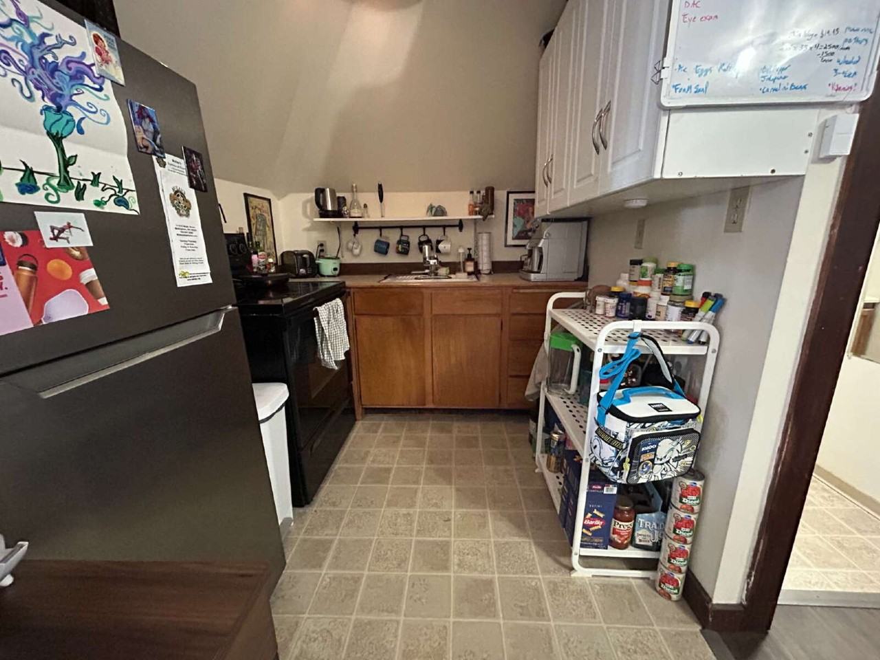 512 E Chestnut St - Photo 3 of 11