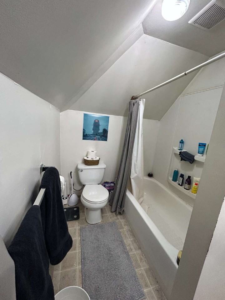 512 E Chestnut St - Photo 5 of 11