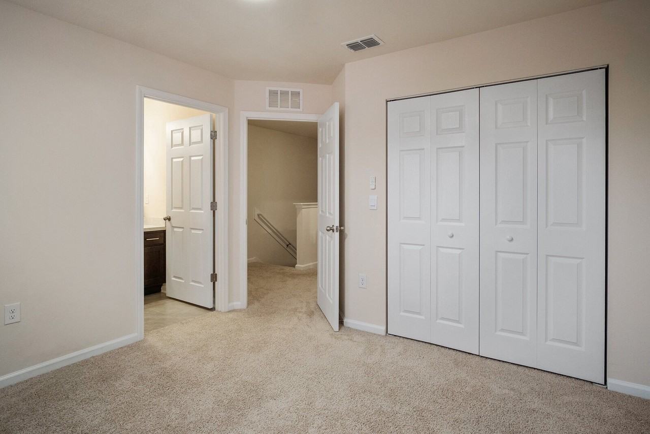73 Java Ln - Photo 5 of 31