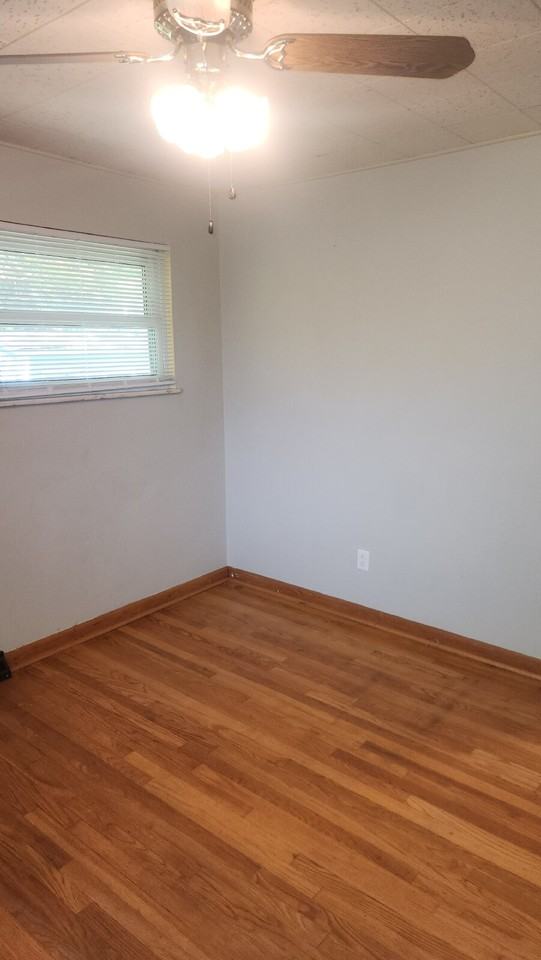 1125 Walker Ave - Photo 4 of 12