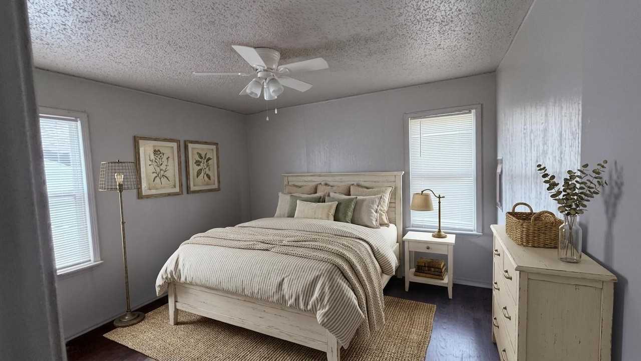 322 E Kerr Dr - Photo 2 of 5