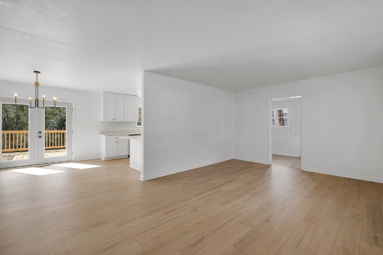 1369 Nancy Dr - Photo 4 of 35