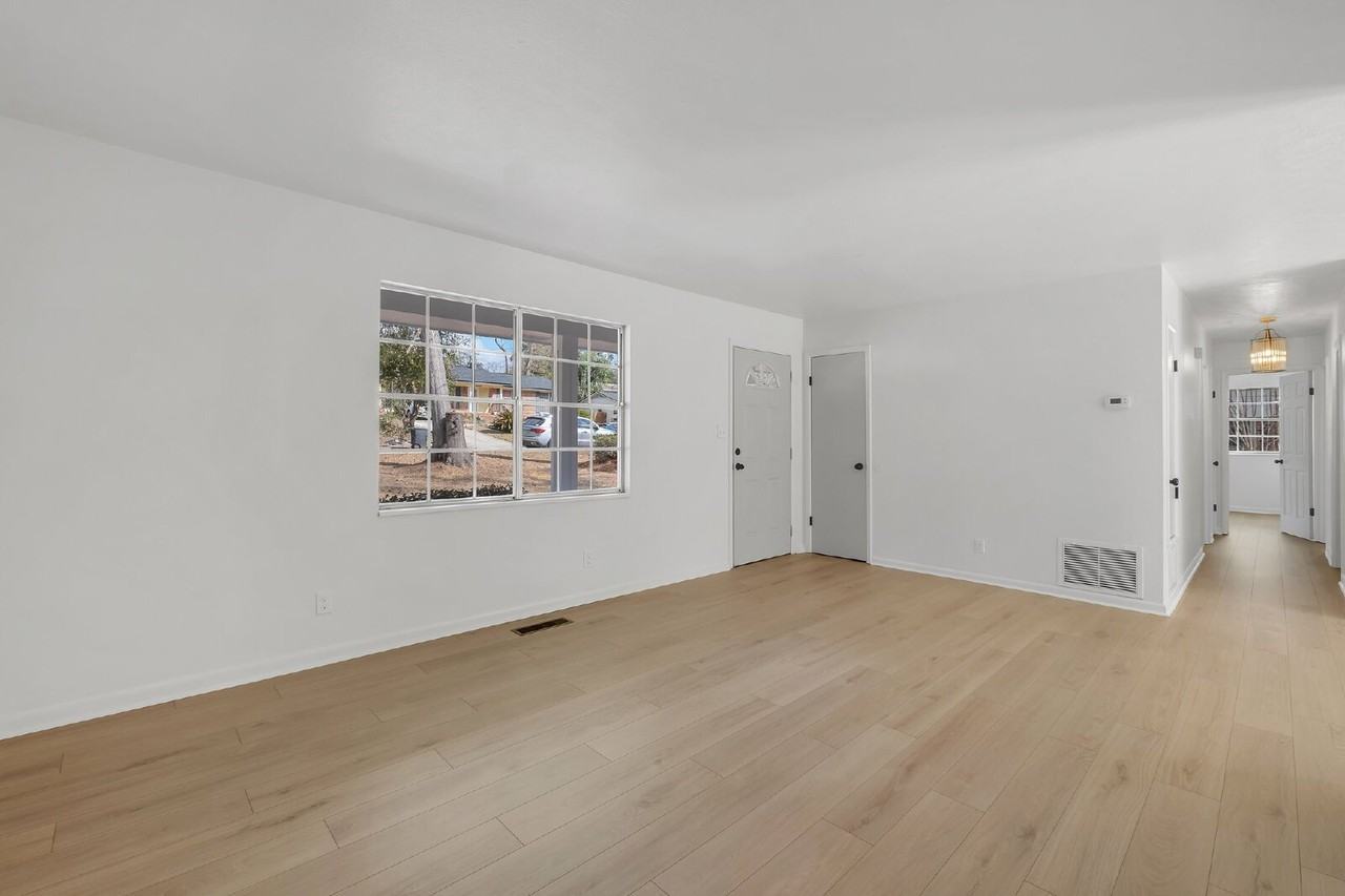 1369 Nancy Dr - Photo 6 of 35