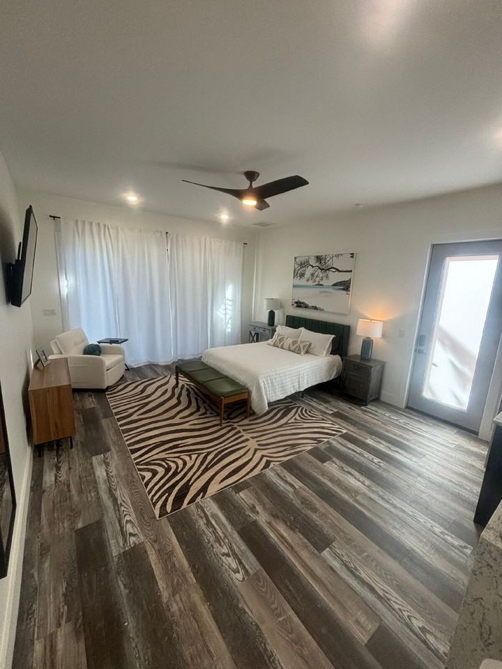 415 E 7th Ave Unit B - Photo 2 of 14