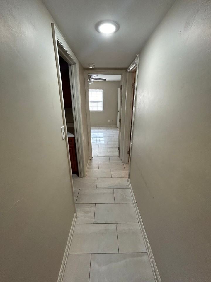 1810 Pasco St Apt 7 - Photo 4 of 10