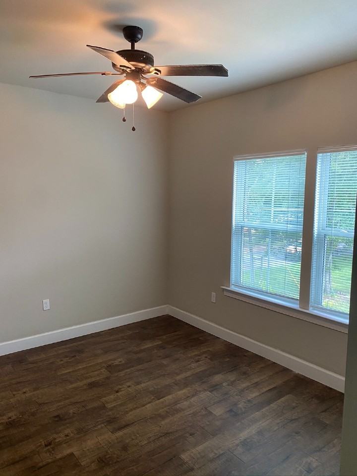 1807 Belle Vue Way - Photo 5 of 23