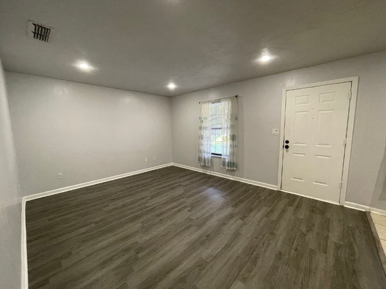 5722 Lumberjack Ln - Photo 5 of 18