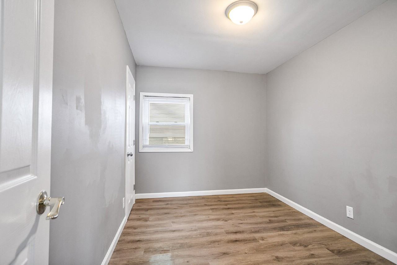 4889 N 24th St - Photo 6 of 15