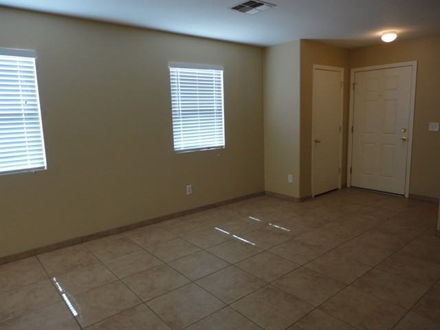 1812 W Mission Harbor Ln - Photo 2 of 9