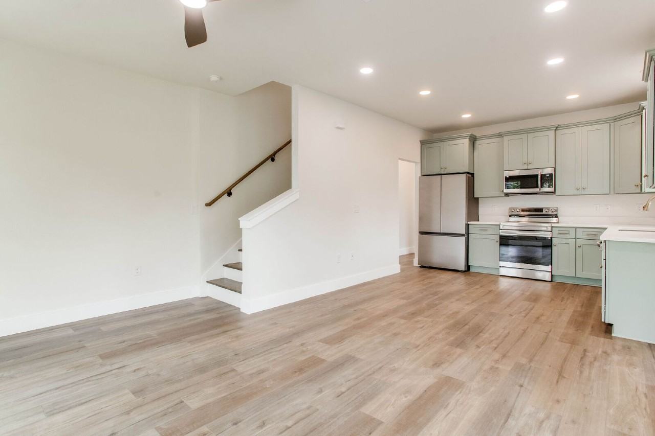 14 S M St - Photo 3 of 32