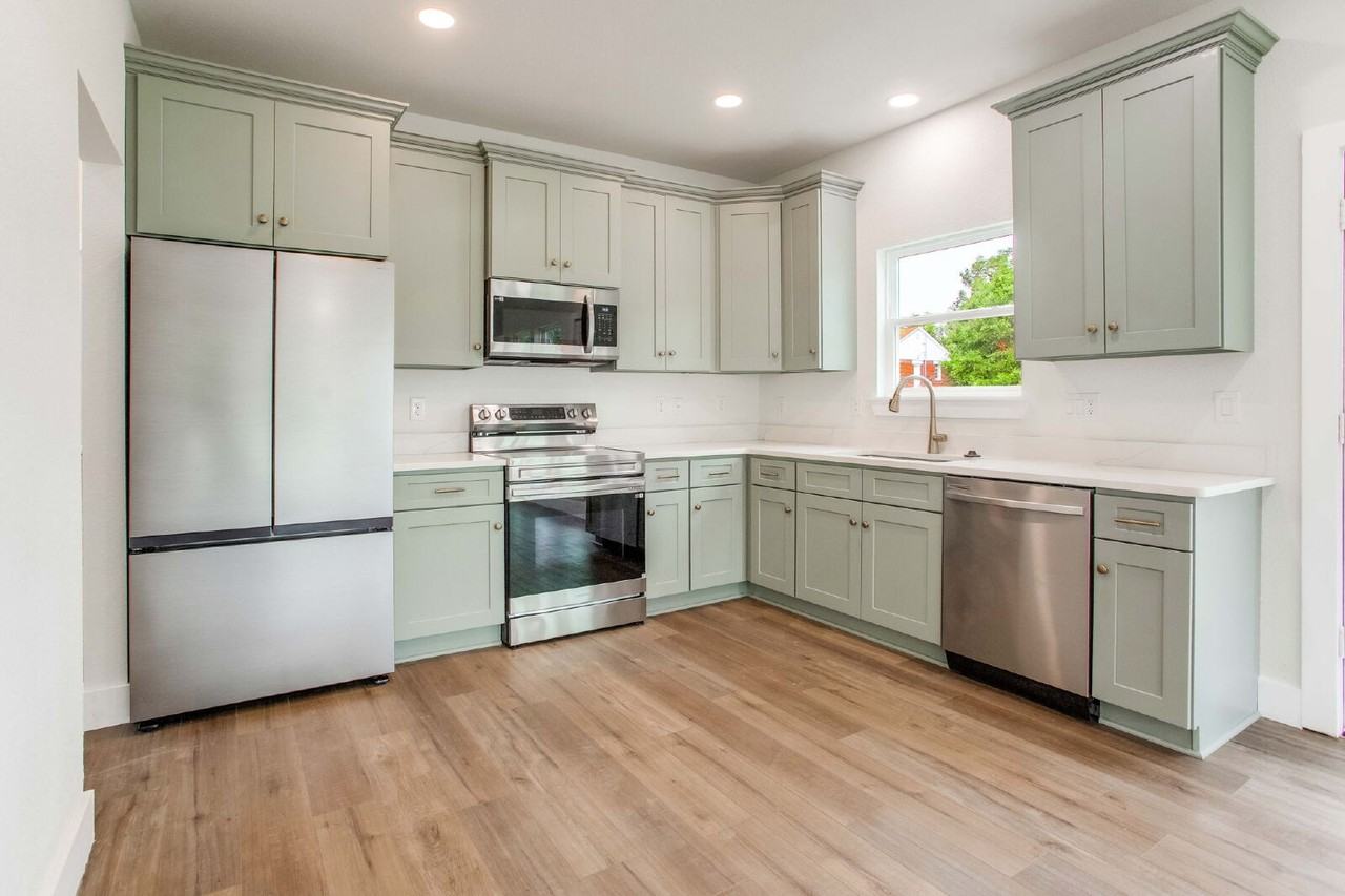 14 S M St - Photo 5 of 32