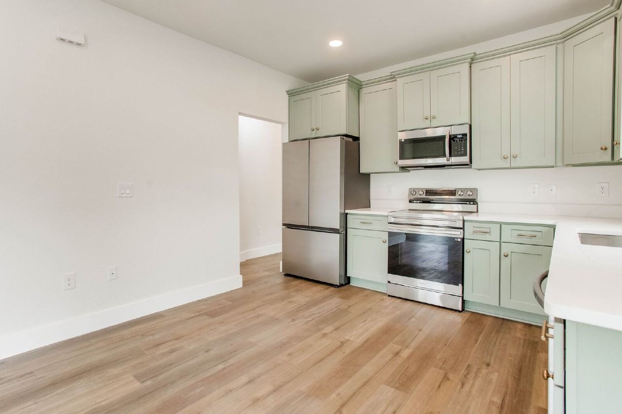 14 S M St - Photo 6 of 32