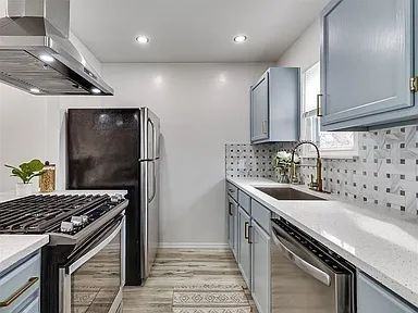 1208 Jet Dr - Photo 5 of 33