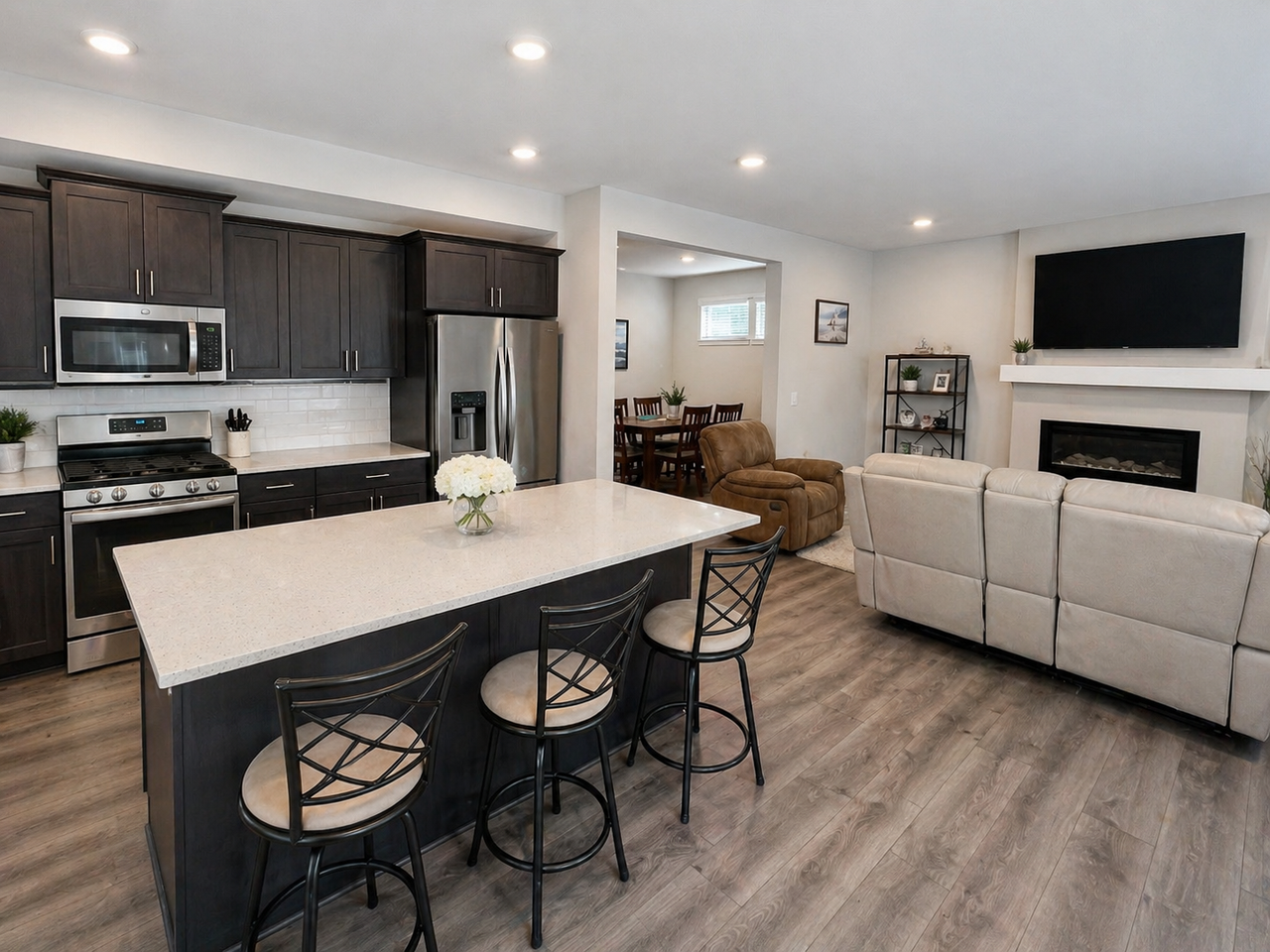 6006 Waverly Rd Sw - Photo 3 of 7