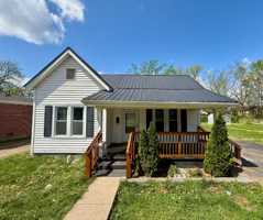 featured image of 2107 Woodland St