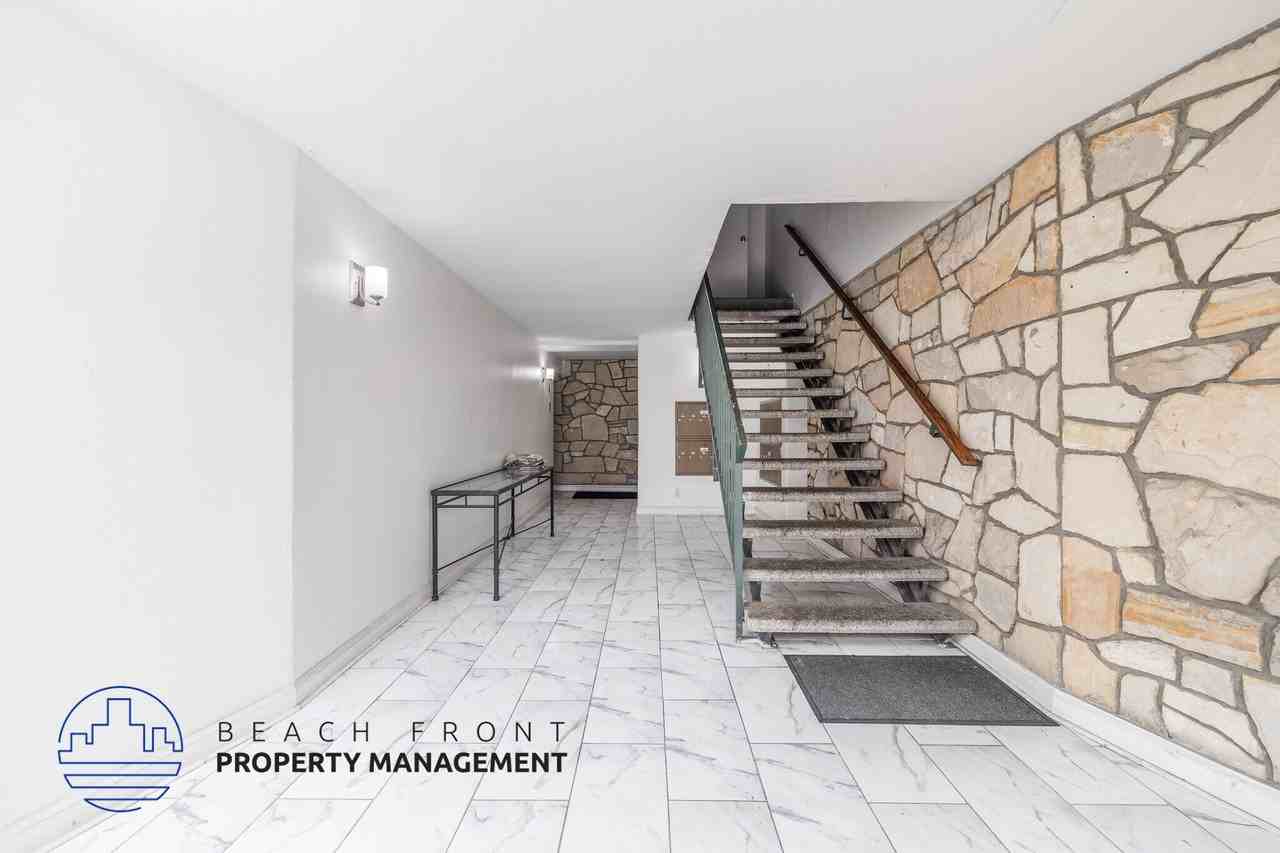 355 Coronado Ave. - Photo 5 of 21