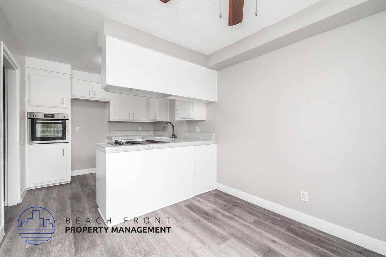 355 Coronado Ave. - Photo 4 of 21