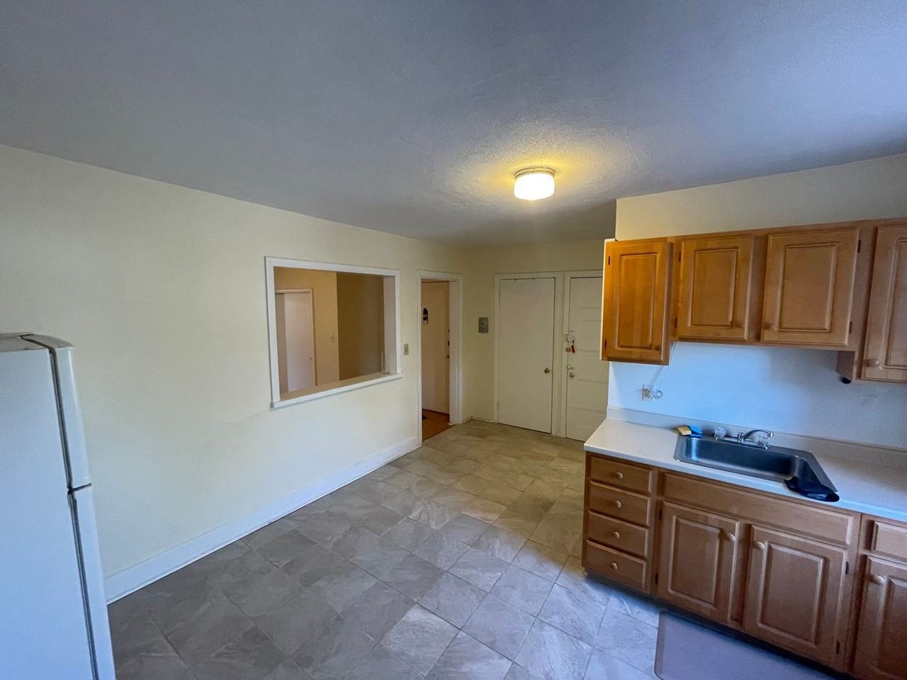 16 Lincoln St - Photo 4 of 11