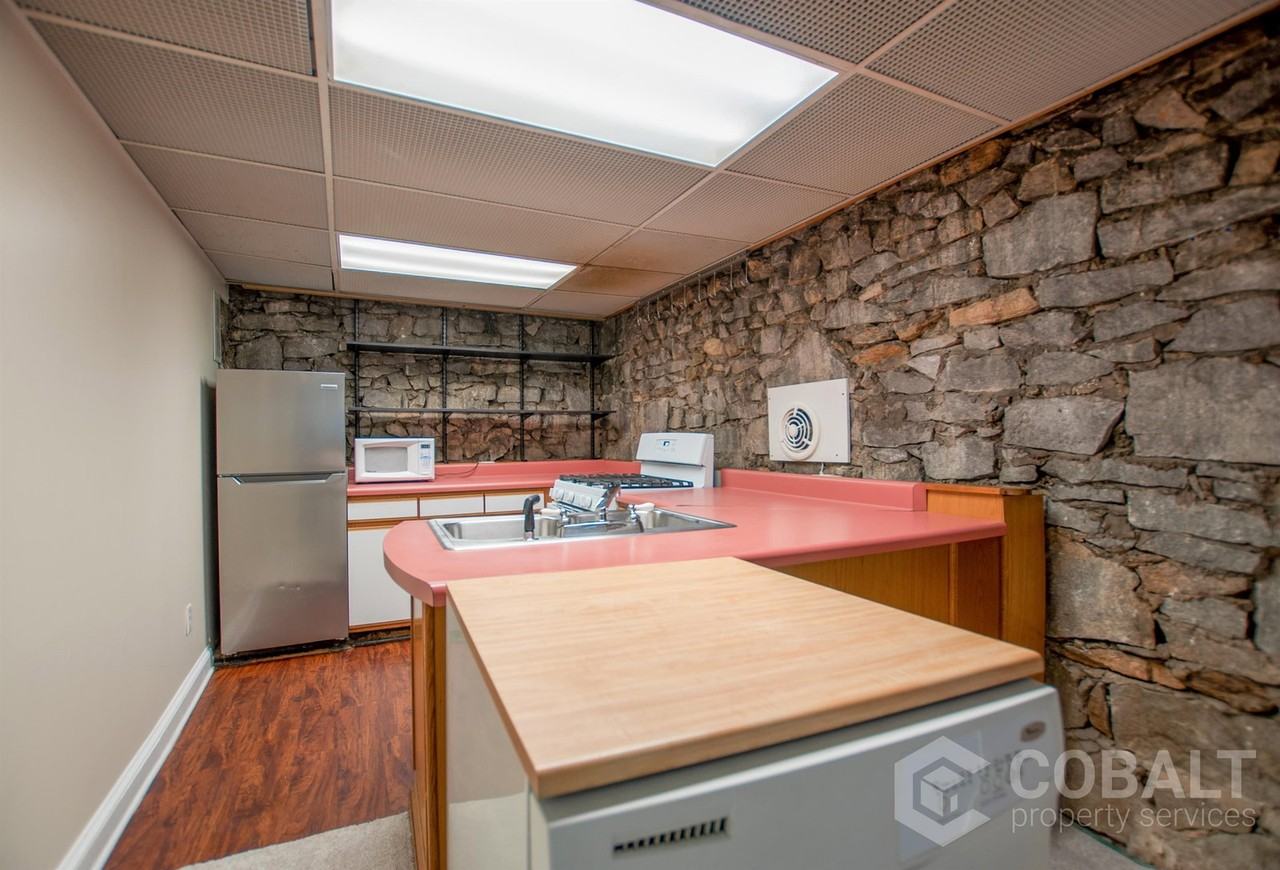867 Rosedale Rd Ne #2 - Photo 4 of 18