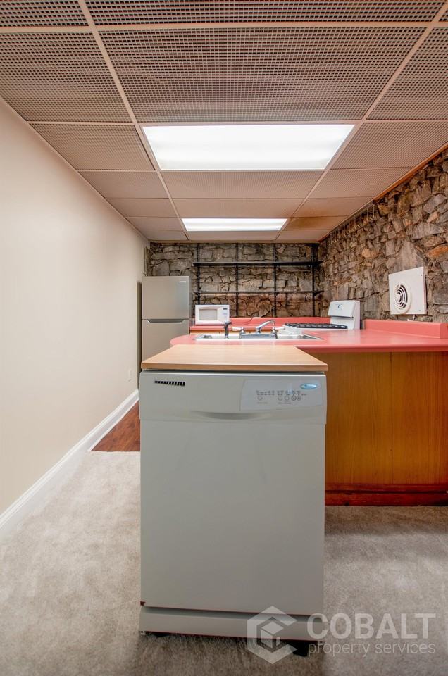 867 Rosedale Rd Ne #2 - Photo 5 of 18
