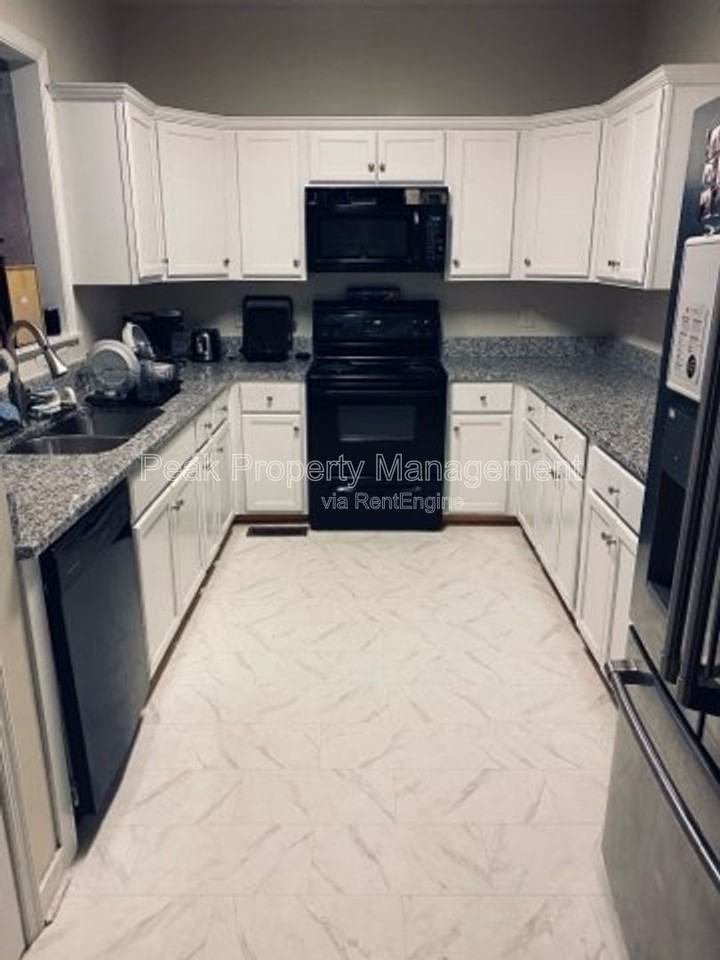 117 E 13th St - Photo 2 of 4