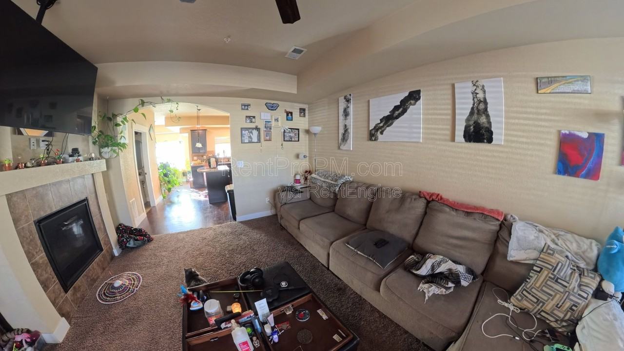 5021 Brookfield Dr #D - Photo 3 of 15