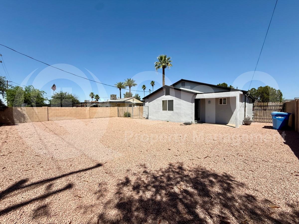 3335 E Oak St - Photo 4 of 4