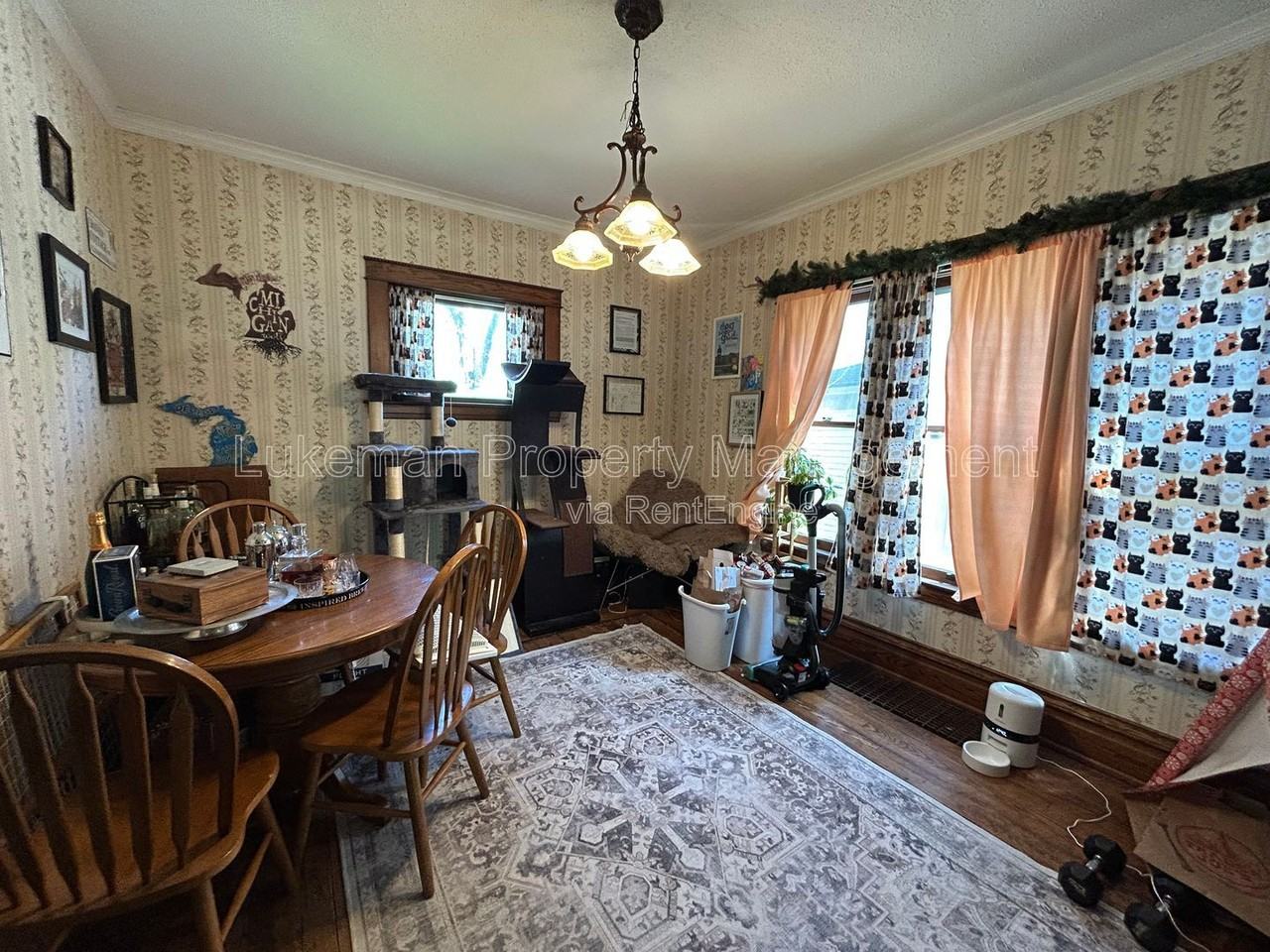 808 Wheaton Ave - Photo 2 of 10