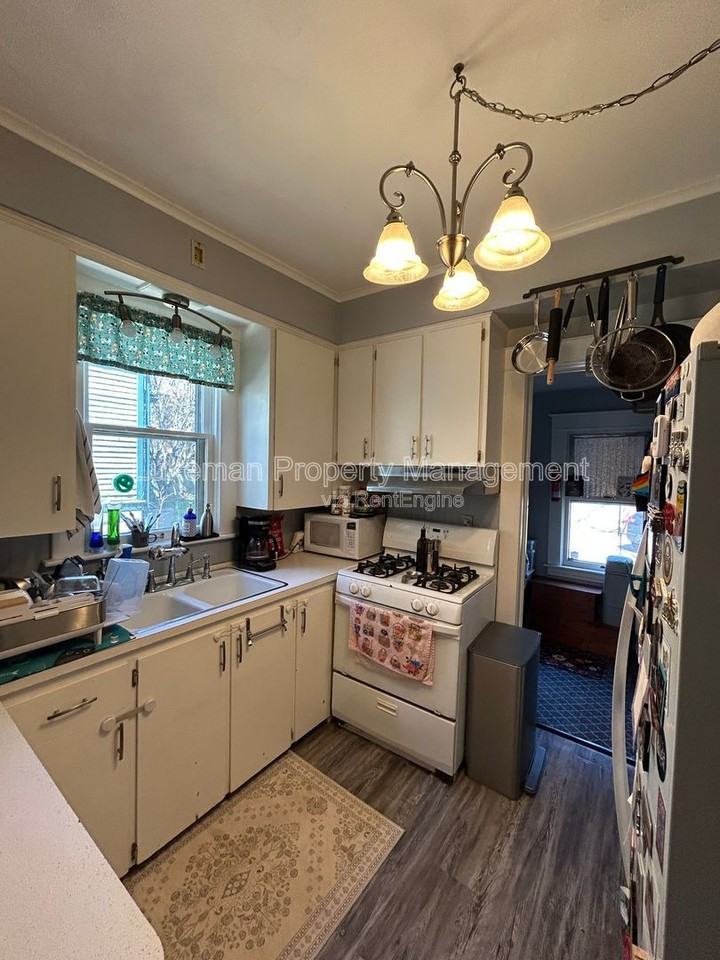 808 Wheaton Ave - Photo 3 of 10