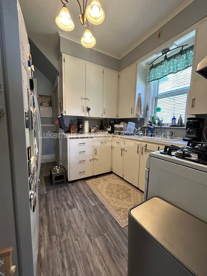 808 Wheaton Ave - Photo 4 of 10