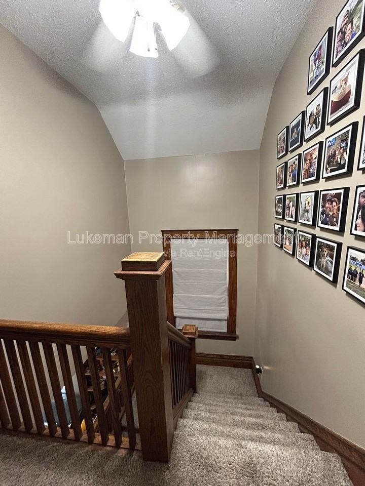 808 Wheaton Ave - Photo 5 of 10