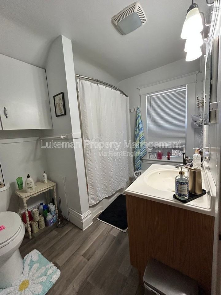 808 Wheaton Ave - Photo 6 of 10