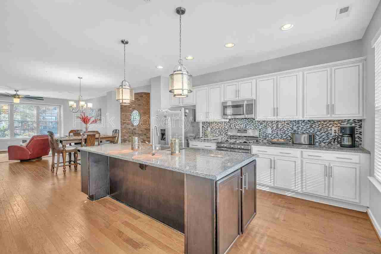 4951 Old Main St - Photo 7 of 31