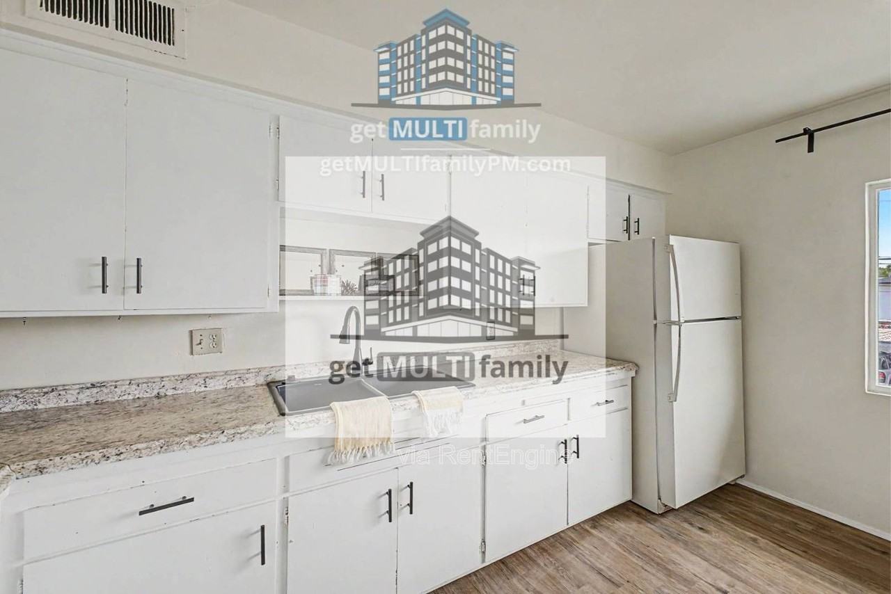 4325 N 26th St #13 - Photo 7 of 22