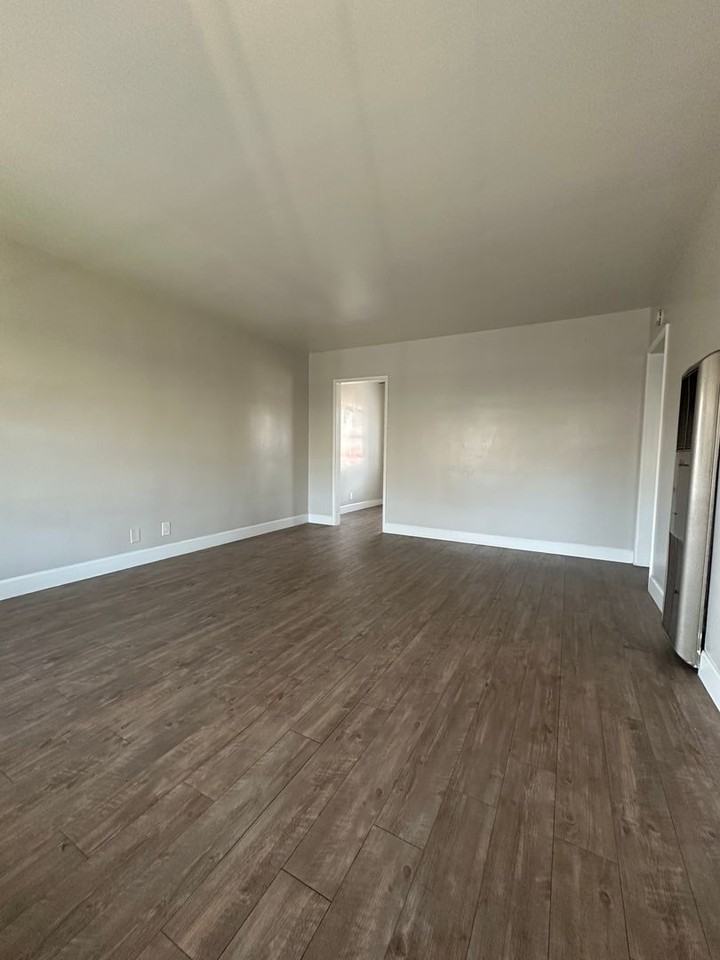 LAST 1 Bedroom/ 1 Bathroom Apartment Available! - Photo 2 of 15