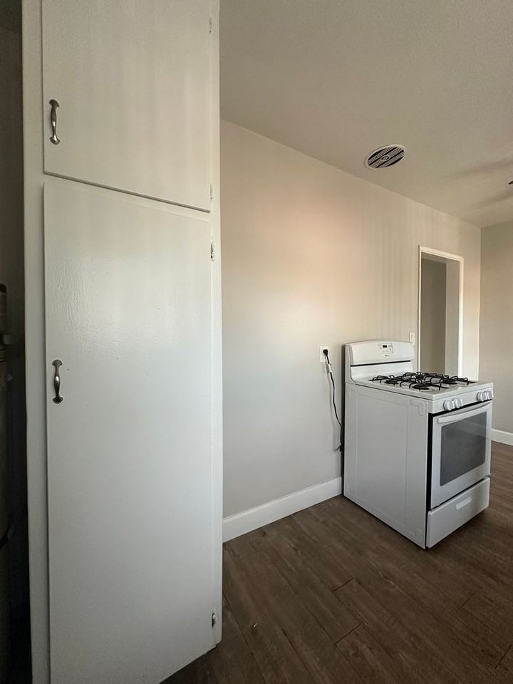 LAST 1 Bedroom/ 1 Bathroom Apartment Available! - Photo 6 of 15