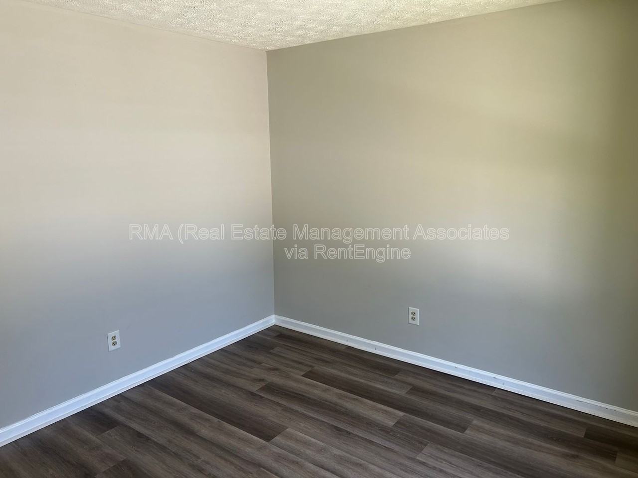 133 Realty St - Photo 7 of 8