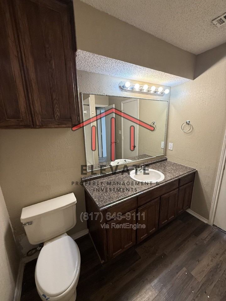 5904 Holiday Ln - Photo 7 of 14