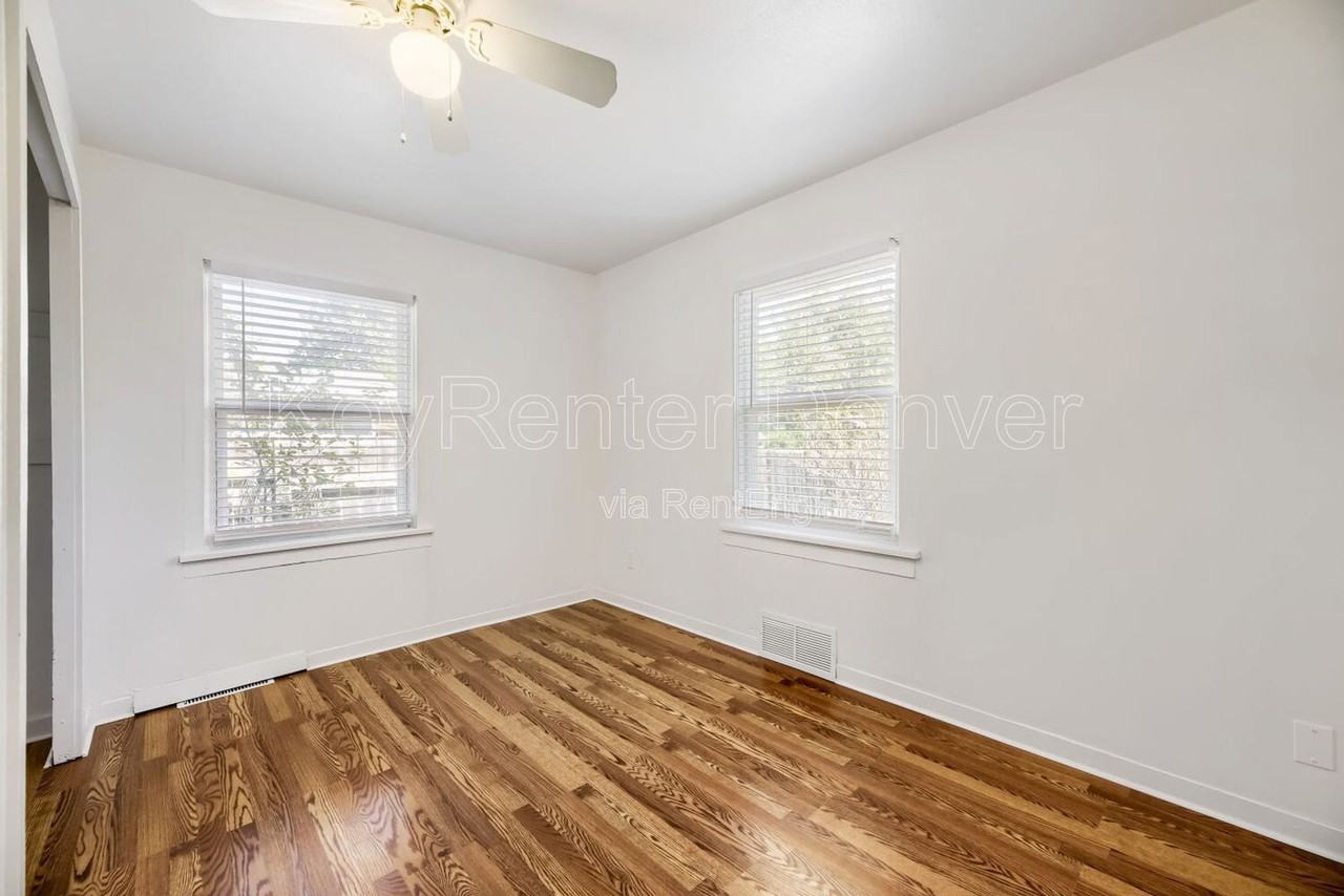 1220 Upham St - Photo 6 of 12