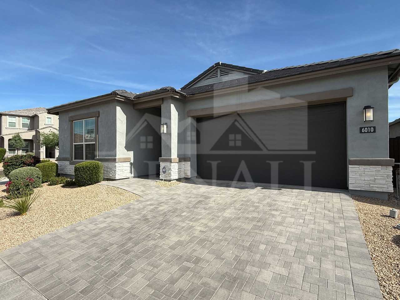 6010 E Quail Ave - Photo 2 of 21